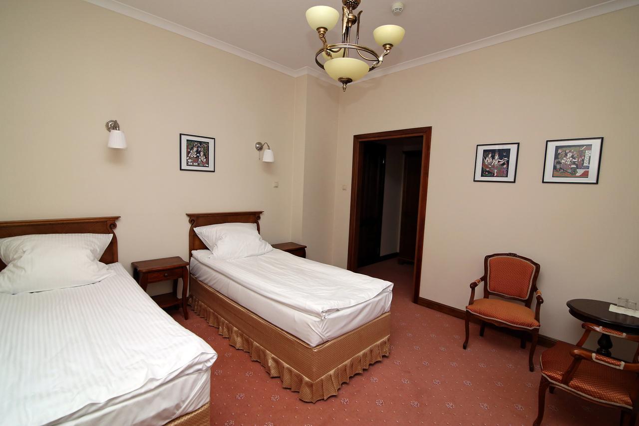 Bed and Breakfast Dwor Bieland Elblag Esterno foto