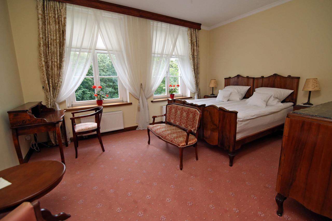 Bed and Breakfast Dwor Bieland Elblag Esterno foto