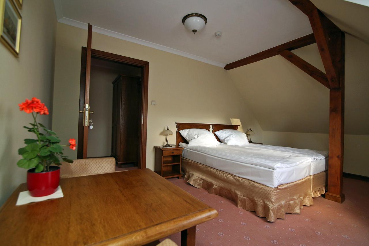 Bed and Breakfast Dwor Bieland Elblag Esterno foto