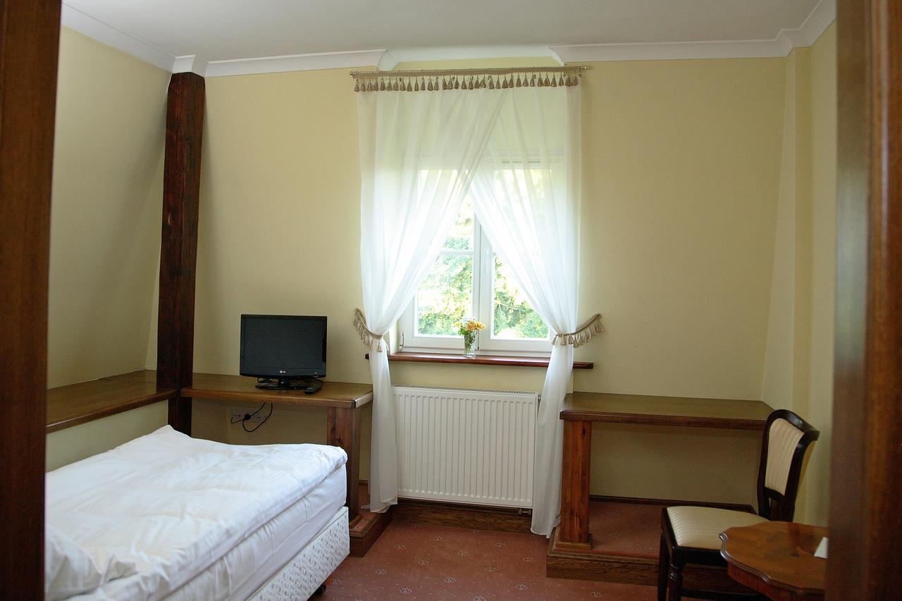 Bed and Breakfast Dwor Bieland Elblag Esterno foto