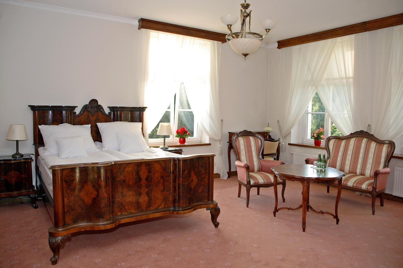 Bed and Breakfast Dwor Bieland Elblag Esterno foto