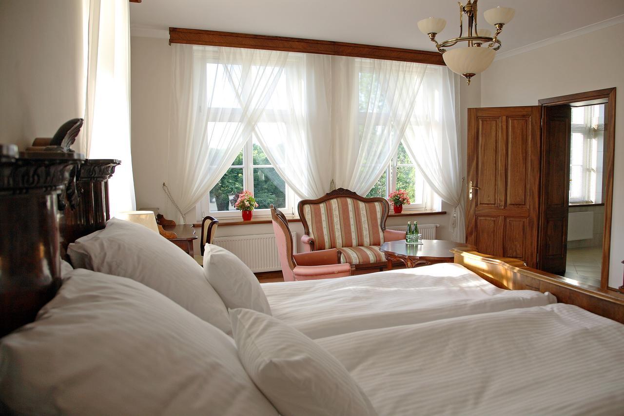 Bed and Breakfast Dwor Bieland Elblag Esterno foto