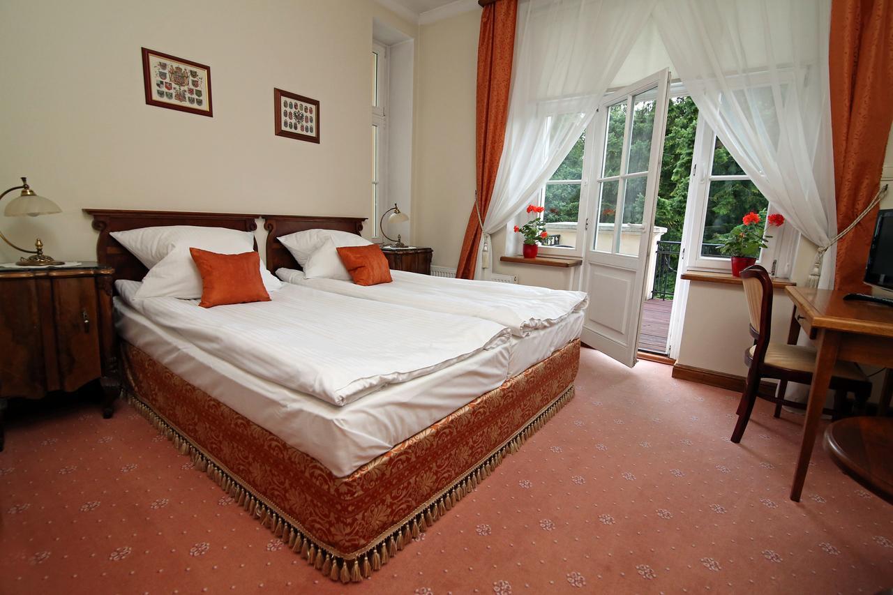 Bed and Breakfast Dwor Bieland Elblag Esterno foto