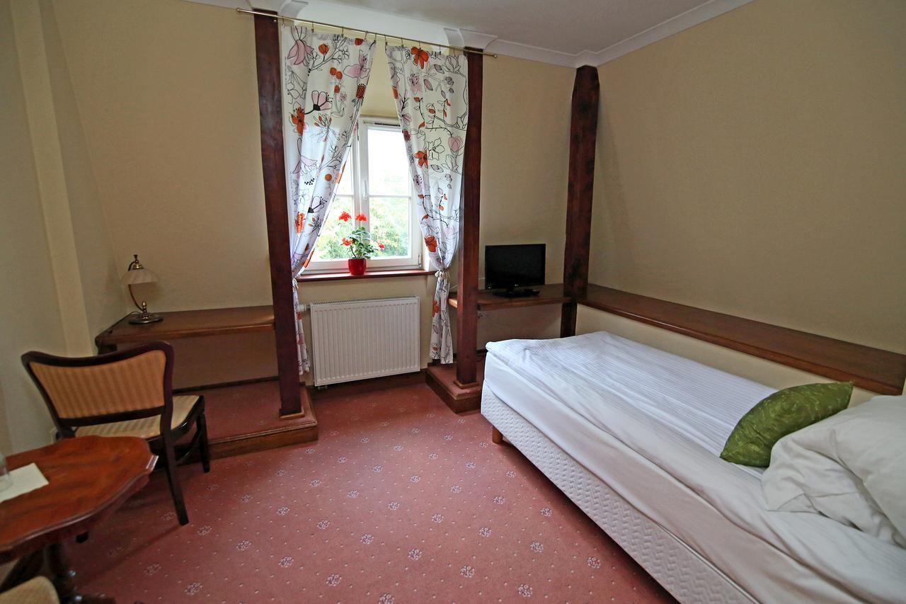 Bed and Breakfast Dwor Bieland Elblag Esterno foto