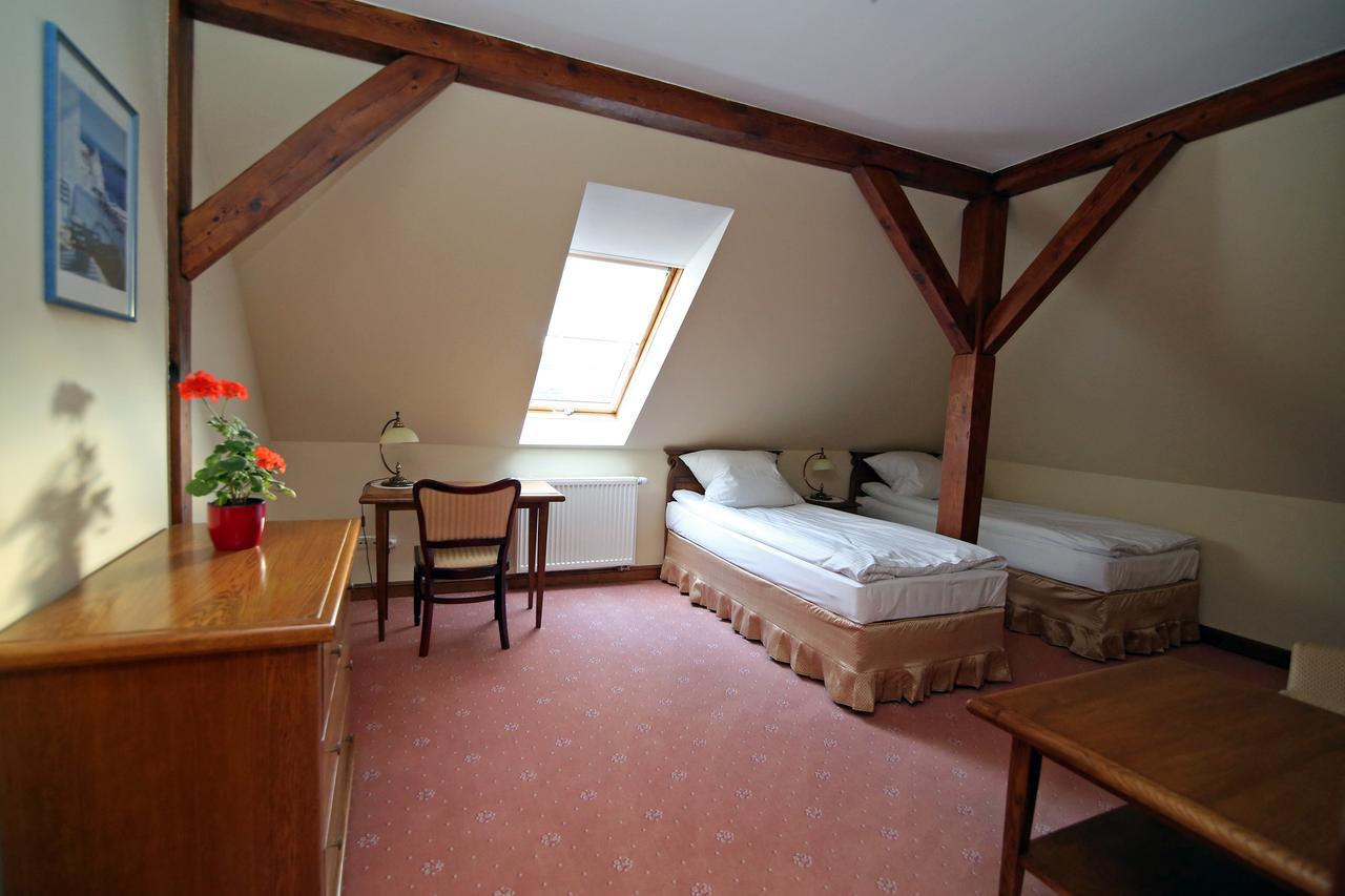 Bed and Breakfast Dwor Bieland Elblag Esterno foto