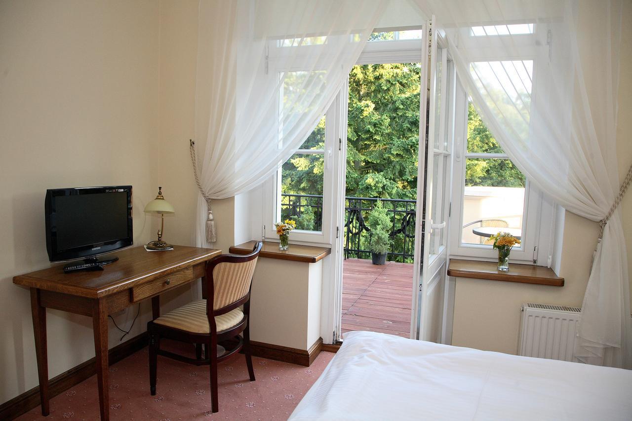 Bed and Breakfast Dwor Bieland Elblag Esterno foto