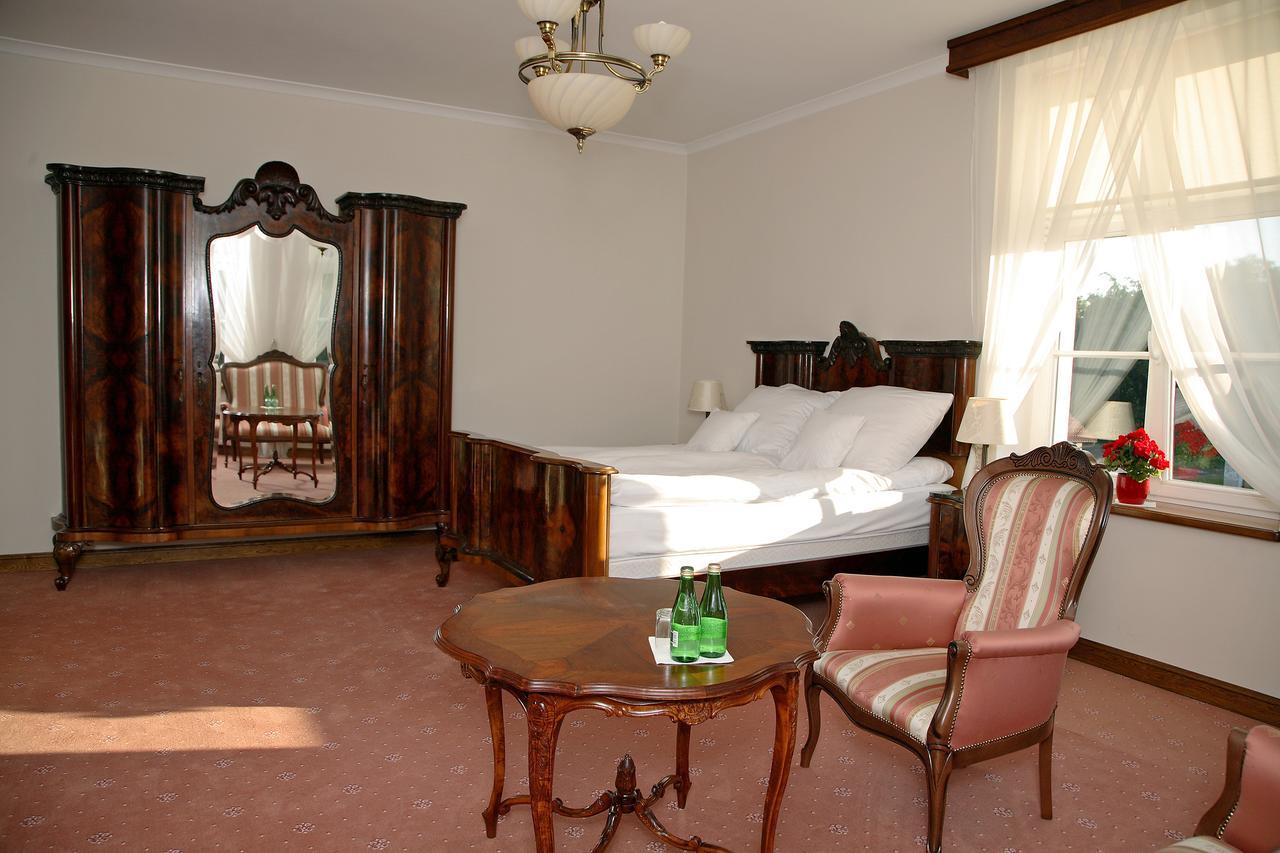 Bed and Breakfast Dwor Bieland Elblag Esterno foto